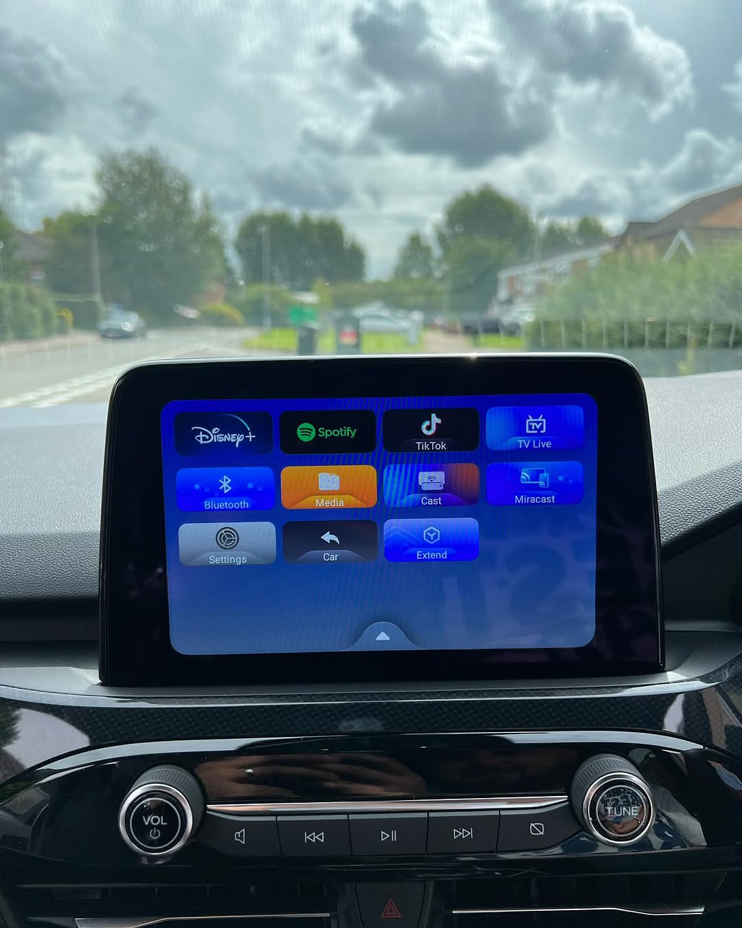 SmartCarMedia AI-Box for Ford Cars